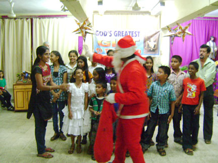 all-faith-carol-singing-contest-5